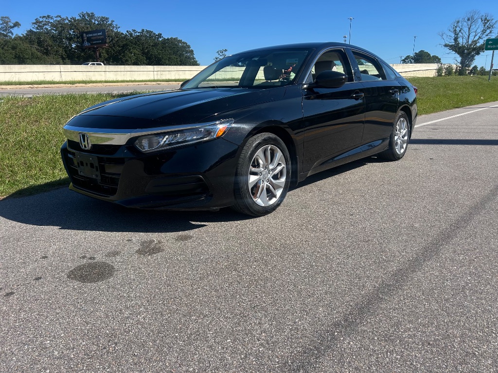 2018 Honda Accord LX's photo