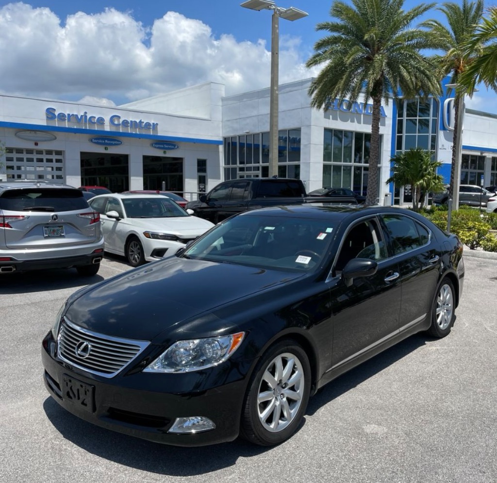 2008 Lexus LS Base's photo