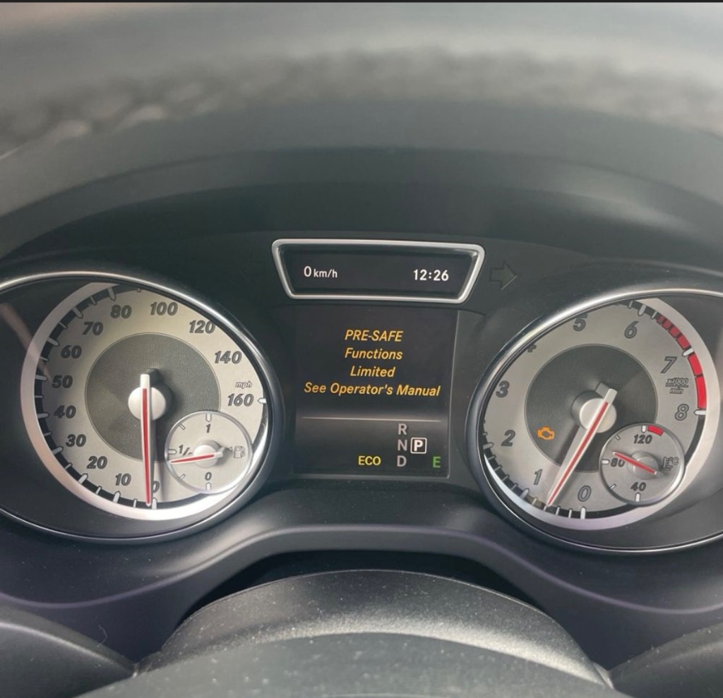 2014 Mercedes Benz CLA 250 photo 18