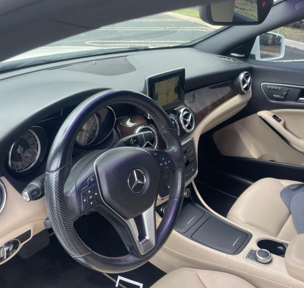 2014 Mercedes Benz CLA 250 photo 2
