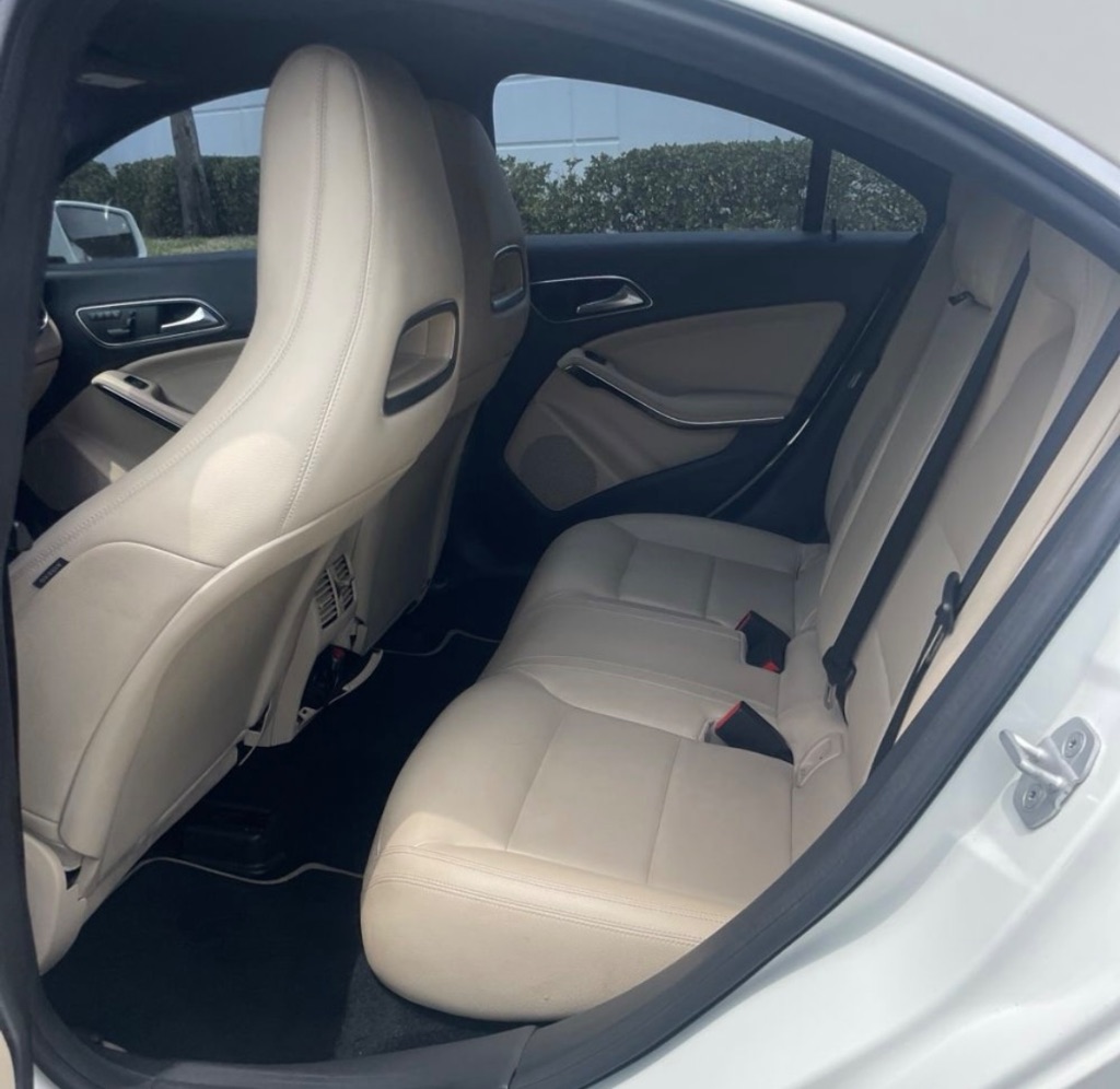 2014 Mercedes Benz CLA 250 photo 14