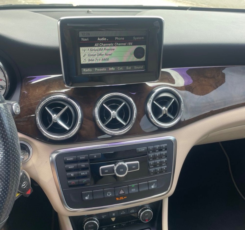 2014 Mercedes Benz CLA 250 photo 16