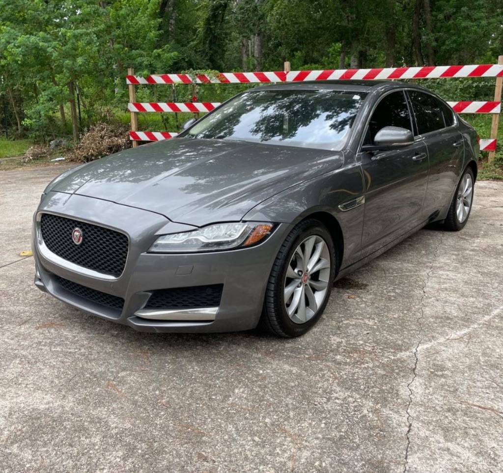 2018 Jaguar XF Premium's photo