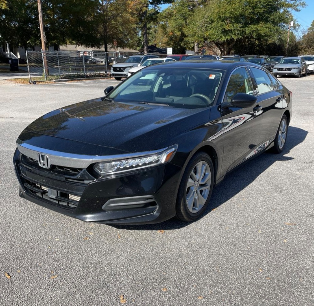 2018 Honda Accord LX's photo