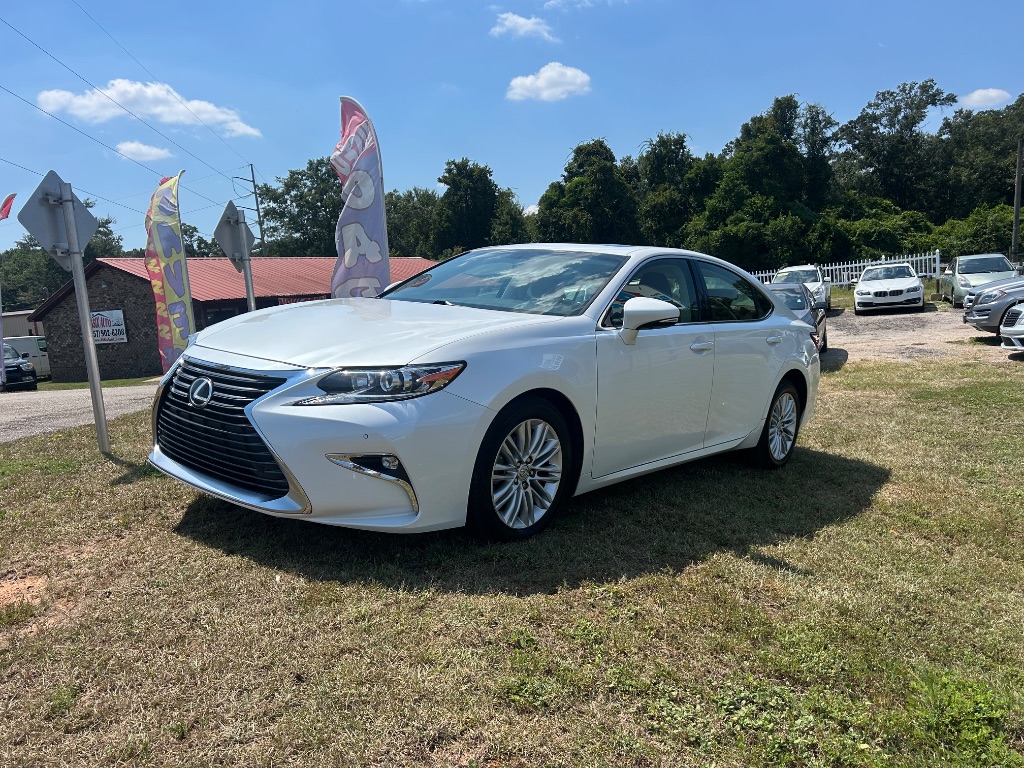 2016 Lexus ES 350's photo