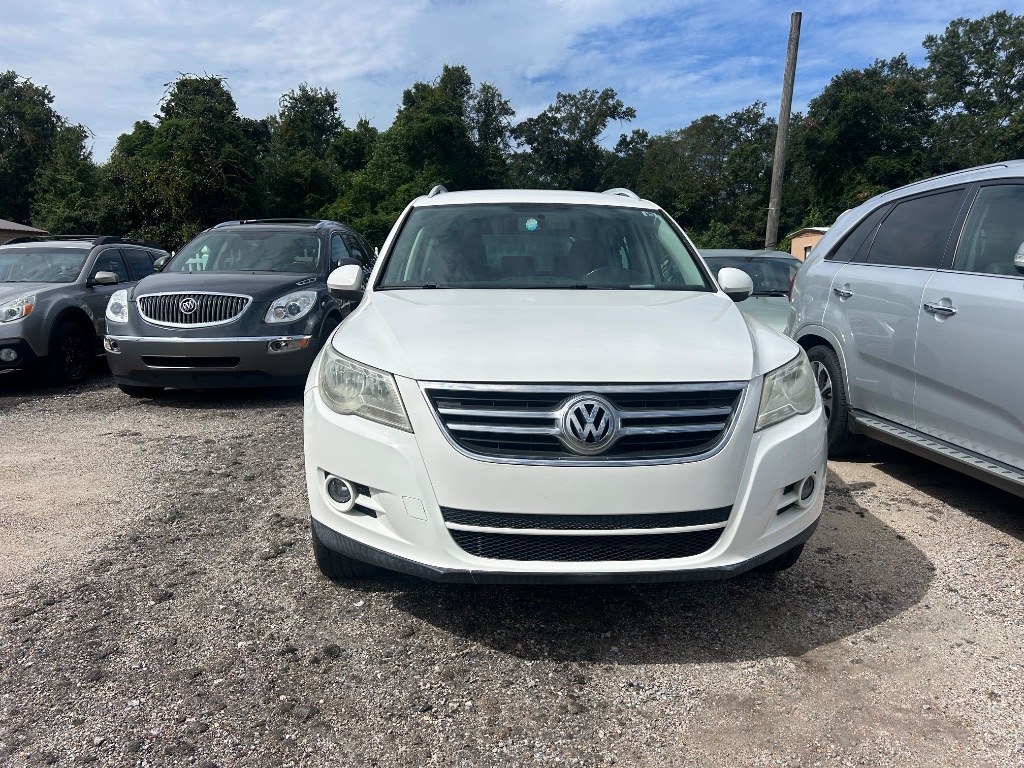 2010 Volkswagen Tiguan Wolfsburg Edition's photo