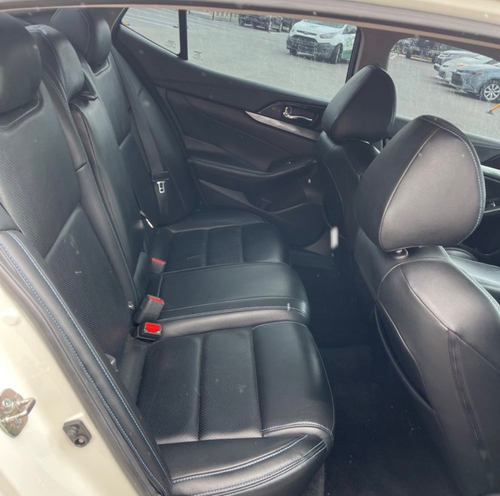 2019 Nissan Maxima S photo 16